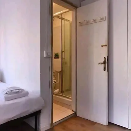 /room With Private Bathroom Bed and breakfast Venecia
