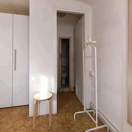 /room With Private Bathroom Venecia