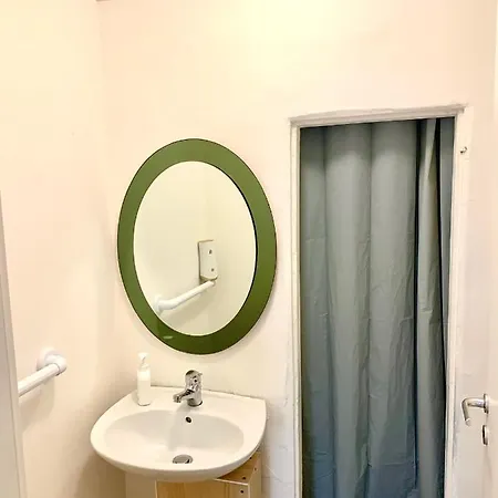 /room With Private Bathroom Alojamento de Acomodação e Pequeno-almoço