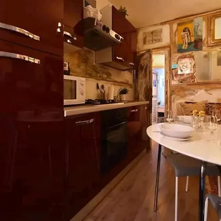/room With Private Bathroom Venecia