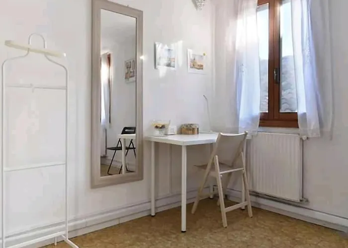 Bed and breakfast /room With Private Bathroom Venecia