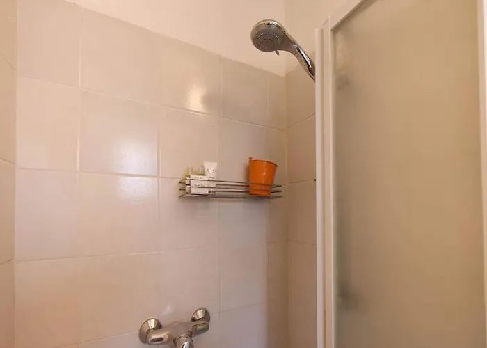 /room With Private Bathroom Venecia