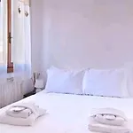 /room With Private Bathroom Bed & Breakfast